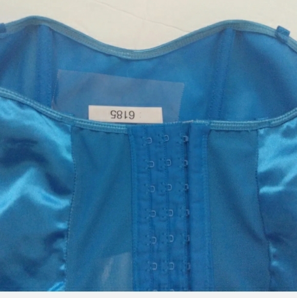 Superman Medium Corset Halloween Costume - Picture 3 of 10